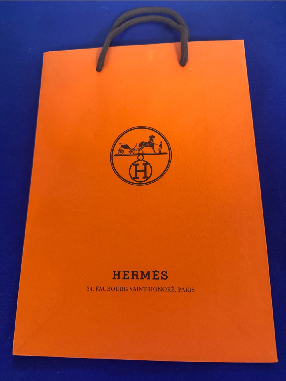 Hermes 💯% Authentic iconic luxury paper shopping bag. Like New Ideal for gifting
